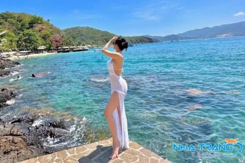 khách hàng checkin trong tour 3 đảo Nha Trang