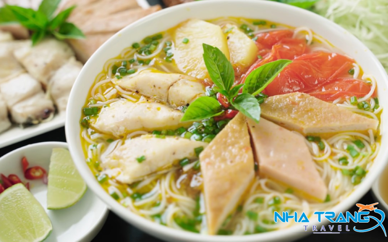 Chợ Đầm Nha Trang khám phá khu chợ nổi tiếng lâu đời 46 Bún chả cá đặc sản Nha Trang