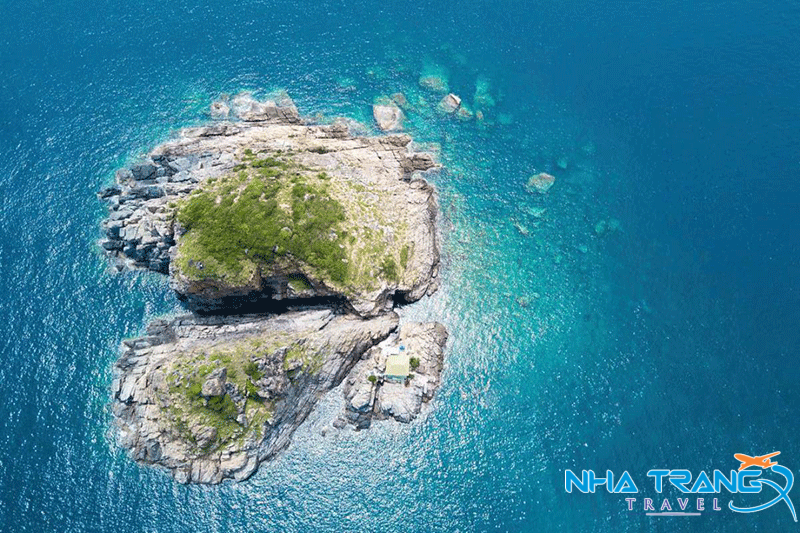 Trọn bộ kinh nghiệm du lịch Nha Trang siêu chi tiết từ A - Z - Nha Trang Travel 33 Hòn Mun nhìn từ trên cao