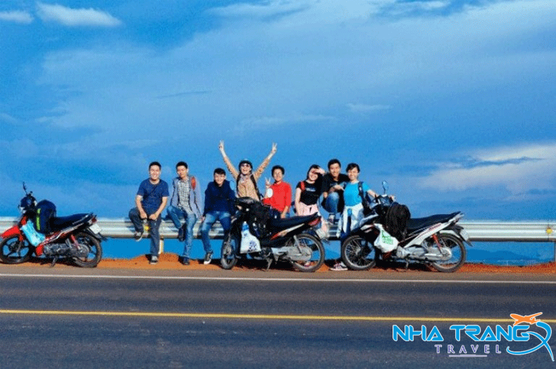 Trọn bộ kinh nghiệm du lịch Nha Trang siêu chi tiết từ A - Z - Nha Trang Travel 31 Khi tới Nha Trang du khách có thể thuê xe máy để đi