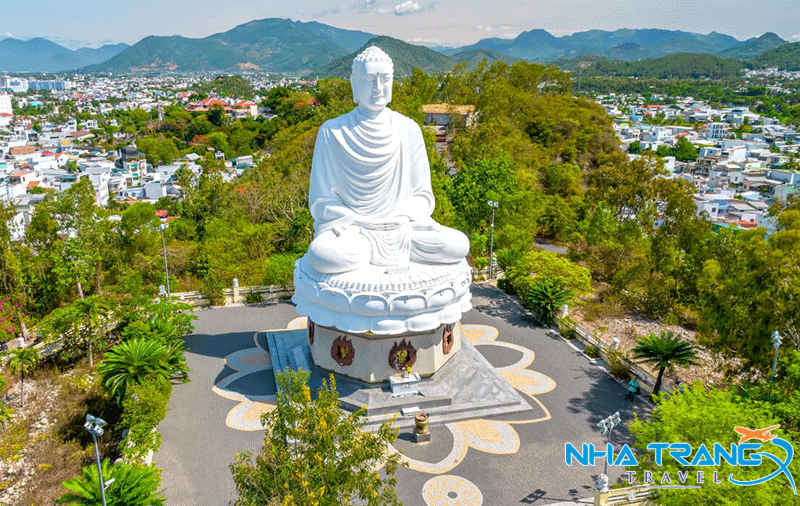 Trọn bộ kinh nghiệm du lịch Nha Trang siêu chi tiết từ A - Z - Nha Trang Travel 39 Tượng Phật Trắng khổng lồ ở chùa Long Sơn