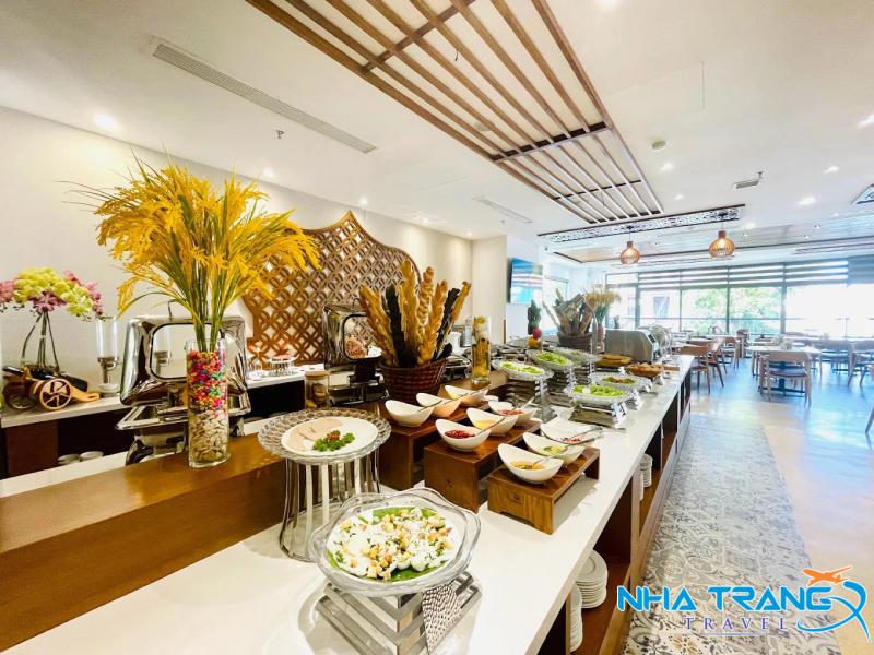 Top 10 Khách Sạn 4 Sao Nha Trang Tốt Nhất, Sang Chảnh 53 Ăn sáng tại Hotel Nha Trang
