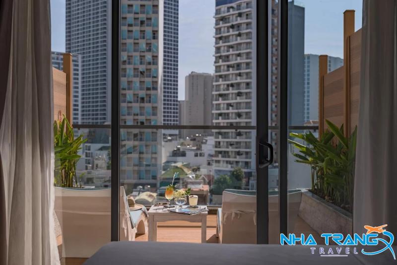 Top 10 Khách Sạn 4 Sao Nha Trang Tốt Nhất, Sang Chảnh 44 Seaesta nằm trên mặt tiền đường Trần Phú