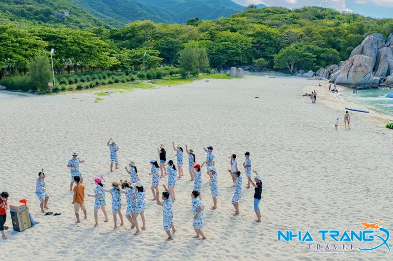 Tour Bình Hưng Nha Trang 1 Ngày, Giá Rẻ 22 teambuilding tại Bãi Kinh Bình Hưng