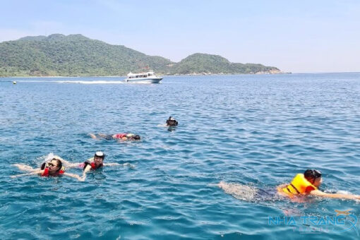 Tour Đặc Khu Kinh Tế Vân Phong Gành Nhảy Beach