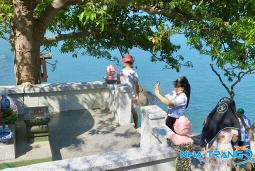 Tour Tàu Không Số Ninh Vân Gành Nhảy Beach