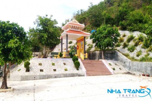 Tour Tàu Không Số Ninh Vân Gành Nhảy Beach