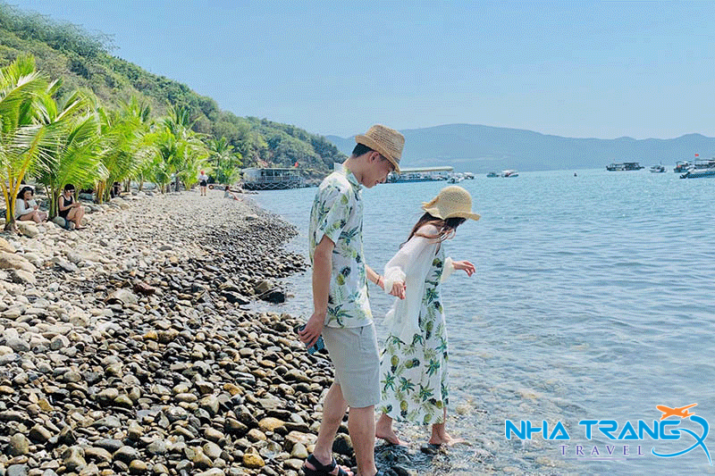 Review Du Lịch Bãi Sỏi Nha Trang Chi Tiết Từ A Tới Z 14 Du khách có thể tới bãi Sỏi bằng nhiều phương tiện khác nhau