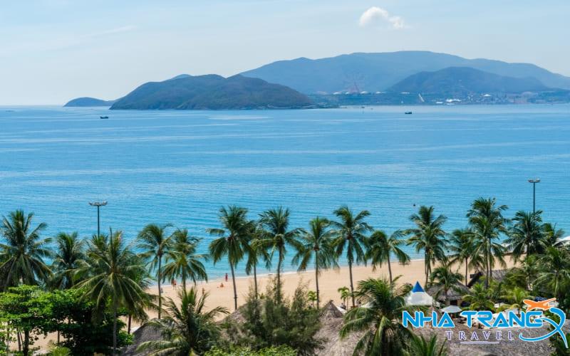 Bật Mí 10 Bãi Biển Nha Trang Đẹp Nhất, Thu Hút Du Khách Thập Phương 33 Bãi biên trung tâm Nha Trang có hàng dừa xanh mát