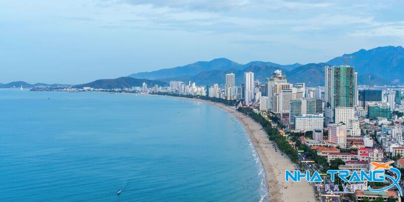 Nha Trang Mùa Nào Đẹp Nhất? Kinh Nghiệm Du Lịch Từng Mùa Chi Tiết 20 Bãi biển Nha Trang vào mùa khô trong xanh