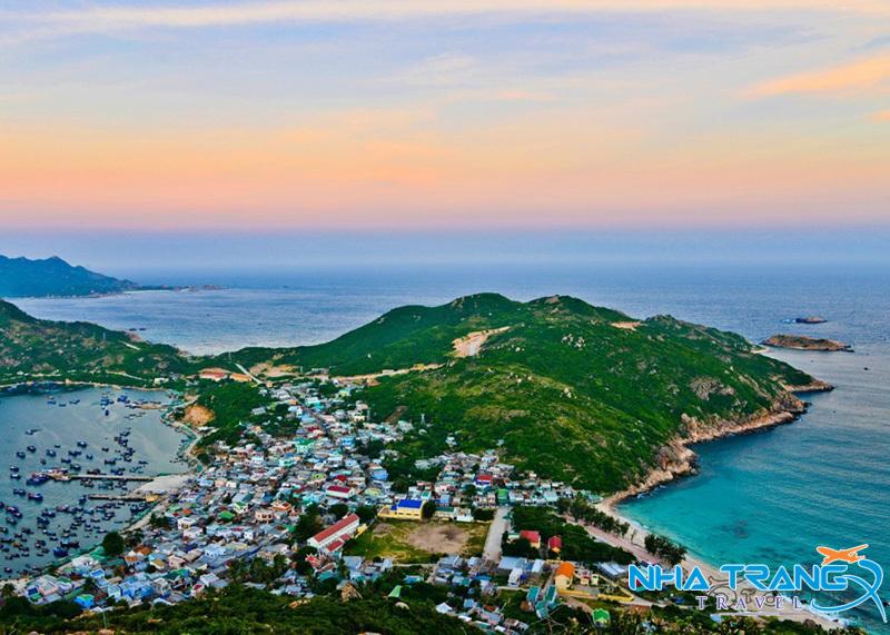 Khám Phá 10 Hòn Đảo Nha Trang Nổi Tiếng Được Yêu Thích Nhất 36 Đảo Bình Ba, dù nằm trong vịnh Cam Ranh nhưng rất gần Nha Trang