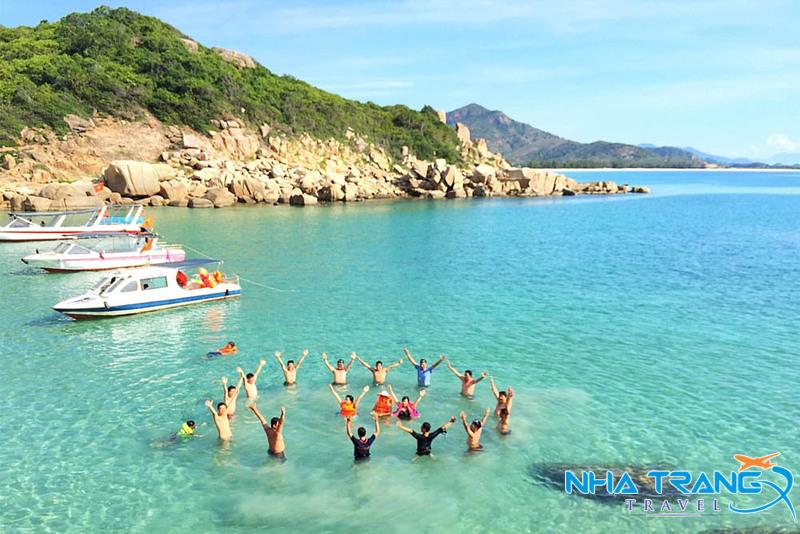 Khám Phá 10 Hòn Đảo Nha Trang Nổi Tiếng Được Yêu Thích Nhất 39 Du lịch đảo Bình Hưng 2 ngày 1 đêm tận hưởng tắm biển, lặn ngắm san hô tại Bãi Kinh hoặc Bãi Cây Me.