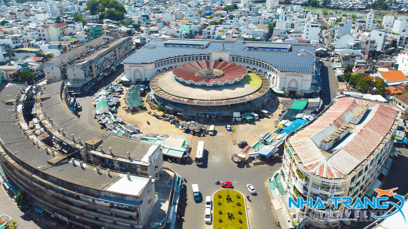 Nha Trang Mùa Nào Đẹp Nhất? Kinh Nghiệm Du Lịch Từng Mùa Chi Tiết 32 Dạo chơi tại chợ Đầm thưởng thức ẩm thực địa phương