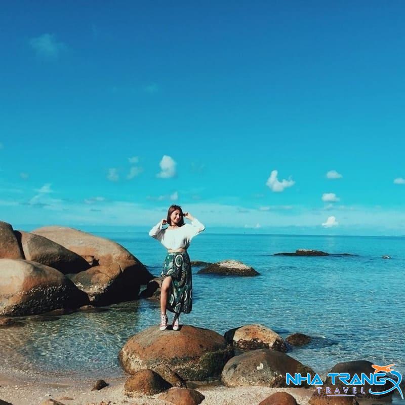 Nha Trang Mùa Nào Đẹp Nhất? Kinh Nghiệm Du Lịch Từng Mùa Chi Tiết 31 Mùa thu là thời điểm bầu trời trở nên trong trẻo hơn, ánh nắng buổi chiều dịu