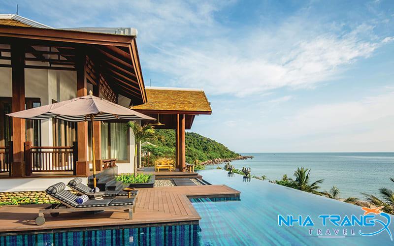 Nha Trang Mùa Nào Đẹp Nhất? Kinh Nghiệm Du Lịch Từng Mùa Chi Tiết 33 Tắm biển hoặc nghỉ dưỡng tại resort ven biển