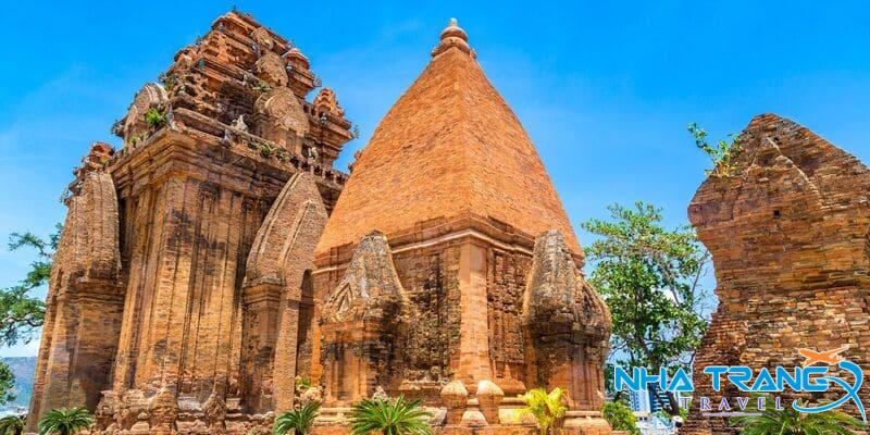 Nha Trang Mùa Nào Đẹp Nhất? Kinh Nghiệm Du Lịch Từng Mùa Chi Tiết 30 Tham quan tháp Bà Ponagar di tích lịch sử
