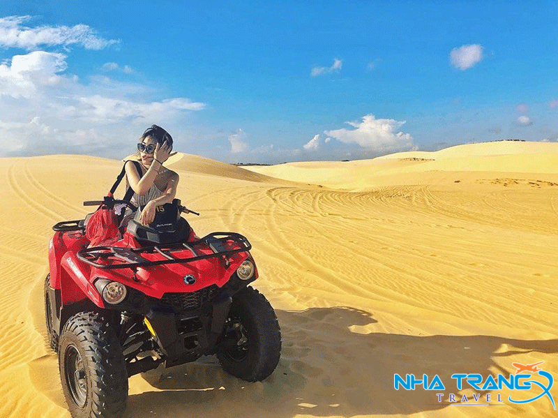 Đồi Cát Đỏ Tuyệt Tác Thiên Nhiên Kỳ Vĩ Tại Mũi Né 21 Thử cảm giác vượt qua triền cát với xe địa hình