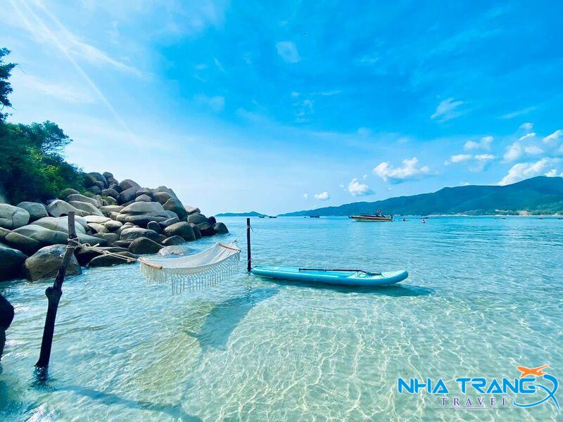 Khám Phá 10 Hòn Đảo Nha Trang Nổi Tiếng Được Yêu Thích Nhất 38 Đảo Bình Hưng mang vẻ đẹp hoang sơ, yên bình