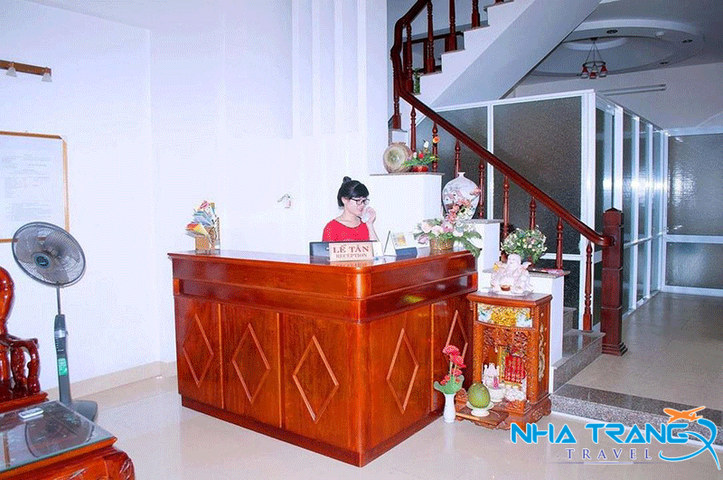 Bật Mí 8 Khách Sạn 1 Sao Nha Trang Giá Rẻ, Nên Ghé 2025 49 Sảnh tiếp đón luôn có lễ tân hỗ trợ quý khách