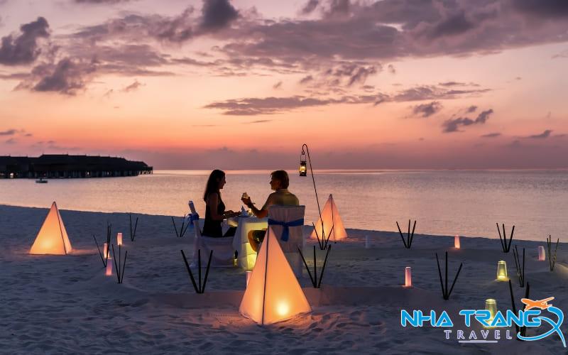 Bật Mí 10 Bãi Biển Nha Trang Đẹp Nhất, Thu Hút Du Khách Thập Phương 47 Trải nghiệm hải sản tươi ngon được đánh bắt và chế biến ngay tại chỗ