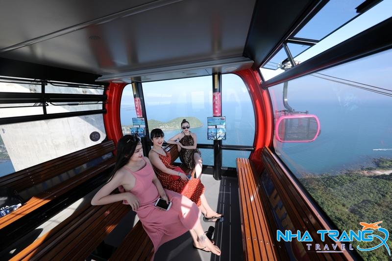 Khám Phá Cáp Treo Vinpearl Nha Trang Giá Vé, Giờ Mở Cửa từ A tới Z 22 Bạn sẽ cảm nhận cảm giác “lơ lửng” khi ngồi trên cáp treo