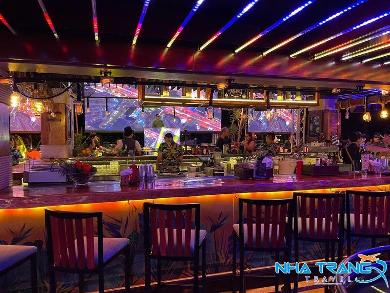 Kinh Nghiệm Vui Chơi Vinpearl Harbour Nha Trang Cực Hot 26 Các quán Bub bar sôi động