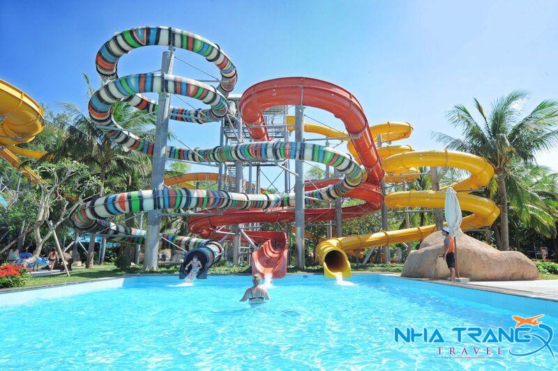 Vinpearl Nha Trang Có Gì Chơi? Trò Chơi Và Hoạt Động Thú Vị 39 Trải nghiệm cảm giác được "nuốt chửng" vào một hố đen khổng lồ