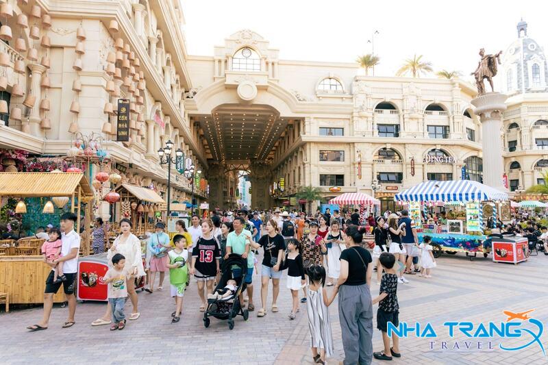Vinpearl Nha Trang Có Gì Chơi? Trò Chơi Và Hoạt Động Thú Vị 51 Mua sắm các sản phẩm lưu niệm