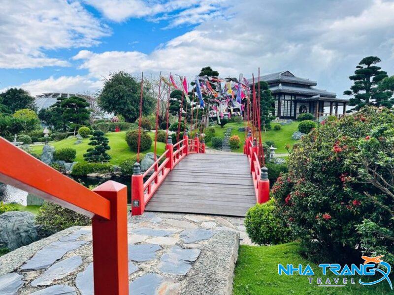 Vinpearl Nha Trang Có Gì Chơi? Trò Chơi Và Hoạt Động Thú Vị 45 Không gian tĩnh lặng, đậm chất zen với hồ cá