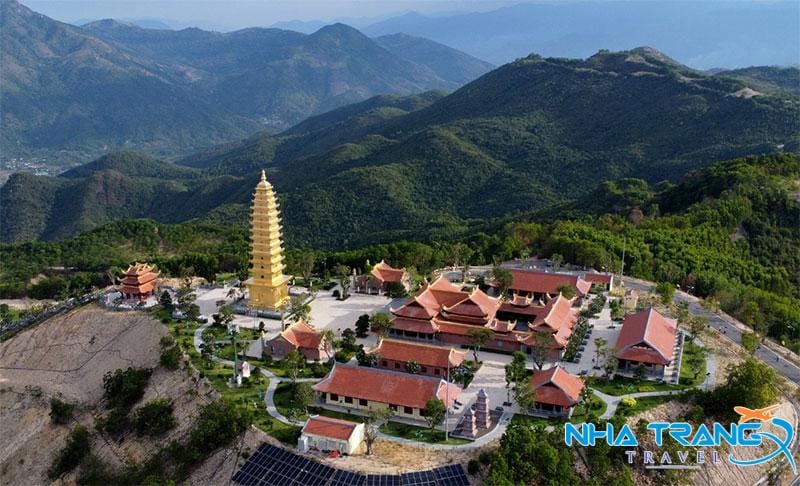 Top 7 Ngọn Núi Nha Trang Đẹp Quên Lối Về Nên Đến Một Lần 18 Chùa Trúc Lâm Phụng Thuỳ Sơn rộng lớn trên đỉnh núi