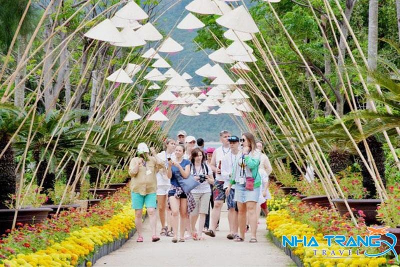 Bật Mí 6 Con Suối Ở Nha Trang Đẹp Nhất, Vui Chơi Mùa Hè 14 Điểm check in siêu hot ở suối Hoa Lan