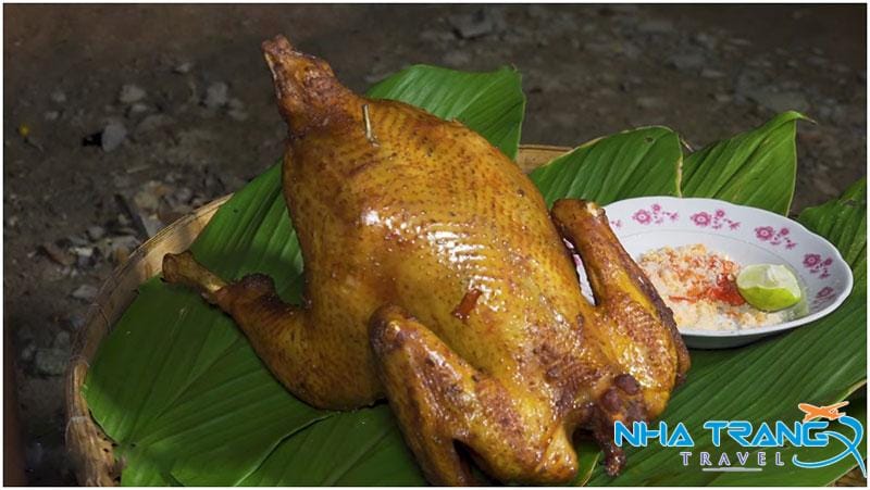Kinh Nghiệm Vui Chơi, Cắm Trại & Giá Vé Tại Suối Mơ Nha Trang 21 Gà nướng lu - món ngon tuyệt nhất ở suối Mơ