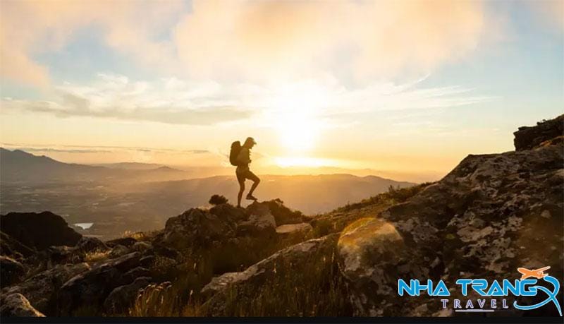 Top 7 Ngọn Núi Nha Trang Đẹp Quên Lối Về Nên Đến Một Lần 19 Mang thêm nước uống và thức ăn để tiếp thêm năng lượng khi cần