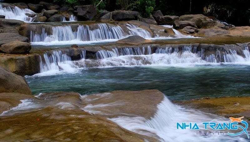 Bật Mí 6 Con Suối Ở Nha Trang Đẹp Nhất, Vui Chơi Mùa Hè 13 Một thoáng thác Yang Bay