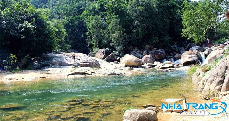Khám Phá Suối Dầu Nha Trang "Tiểu Đà Lạt" Của Thành Phố Biển 16 Nước ở suối nguồn trong xanh và sạch sẽ